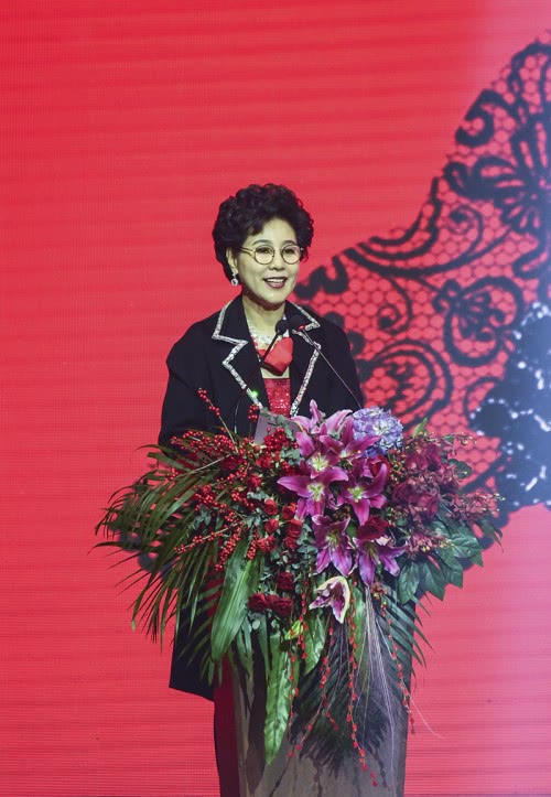 2019哈爾濱時裝周·全民時尚燥物節12日在西城紅場正式開幕