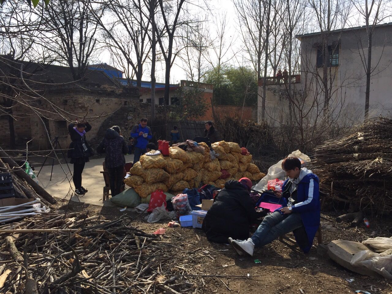 http://www.newswatch247.com/pics/default/download/0235175b1c8353f373714f1266cf8a8b.jpg