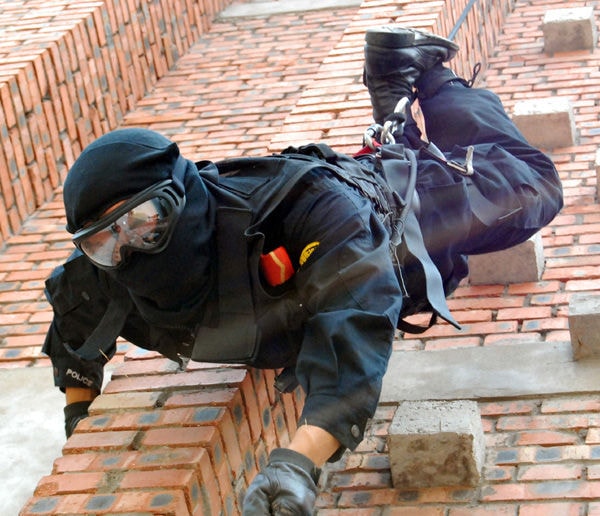 http://www.newswatch247.com/pics/default/download/053b65a9bb8cb297933c2bc1ba68b05e.jpg