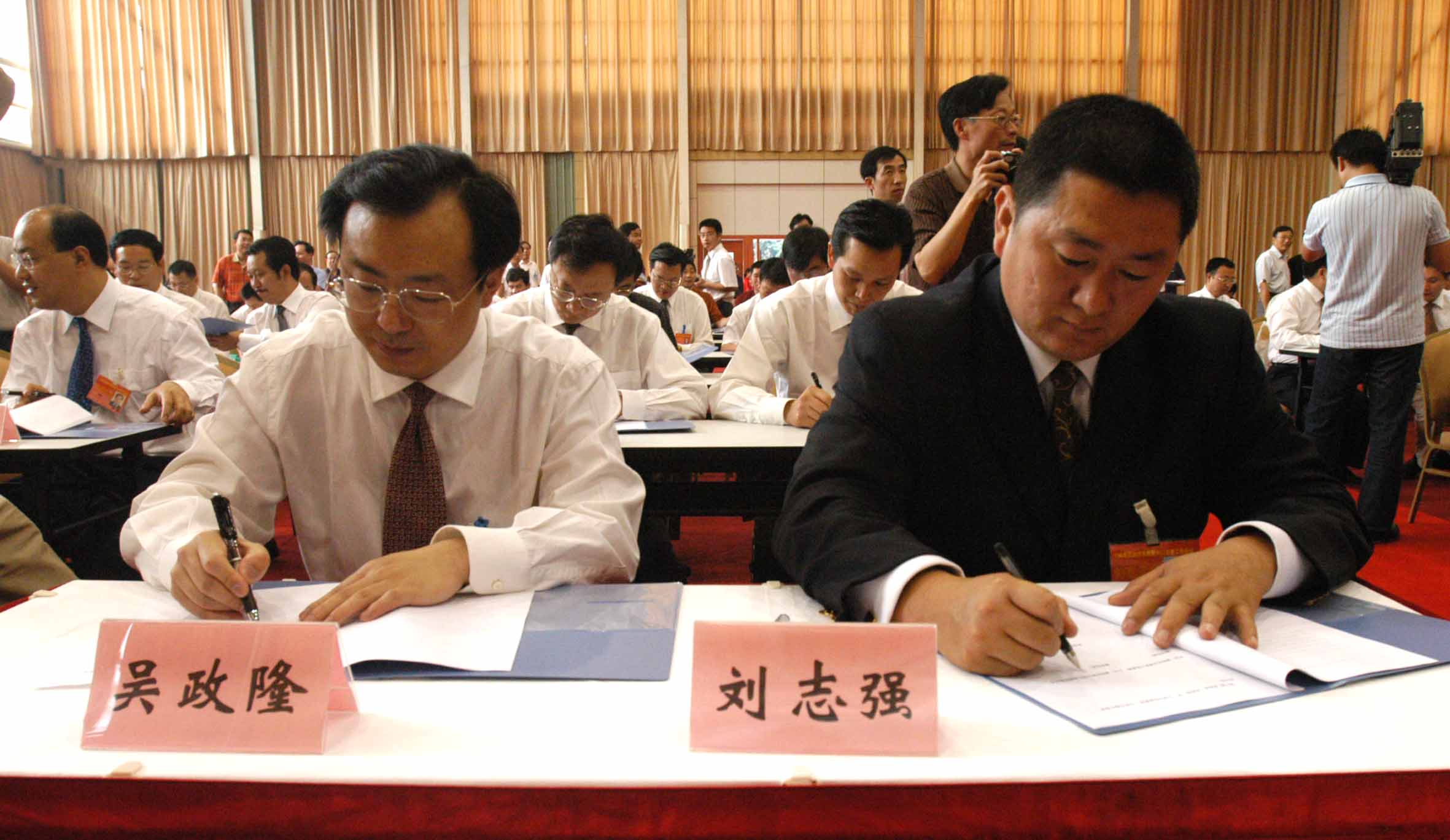 http://www.newswatch247.com/pics/default/download/07ff8064e43d85c227b5ee6609e76986.jpg