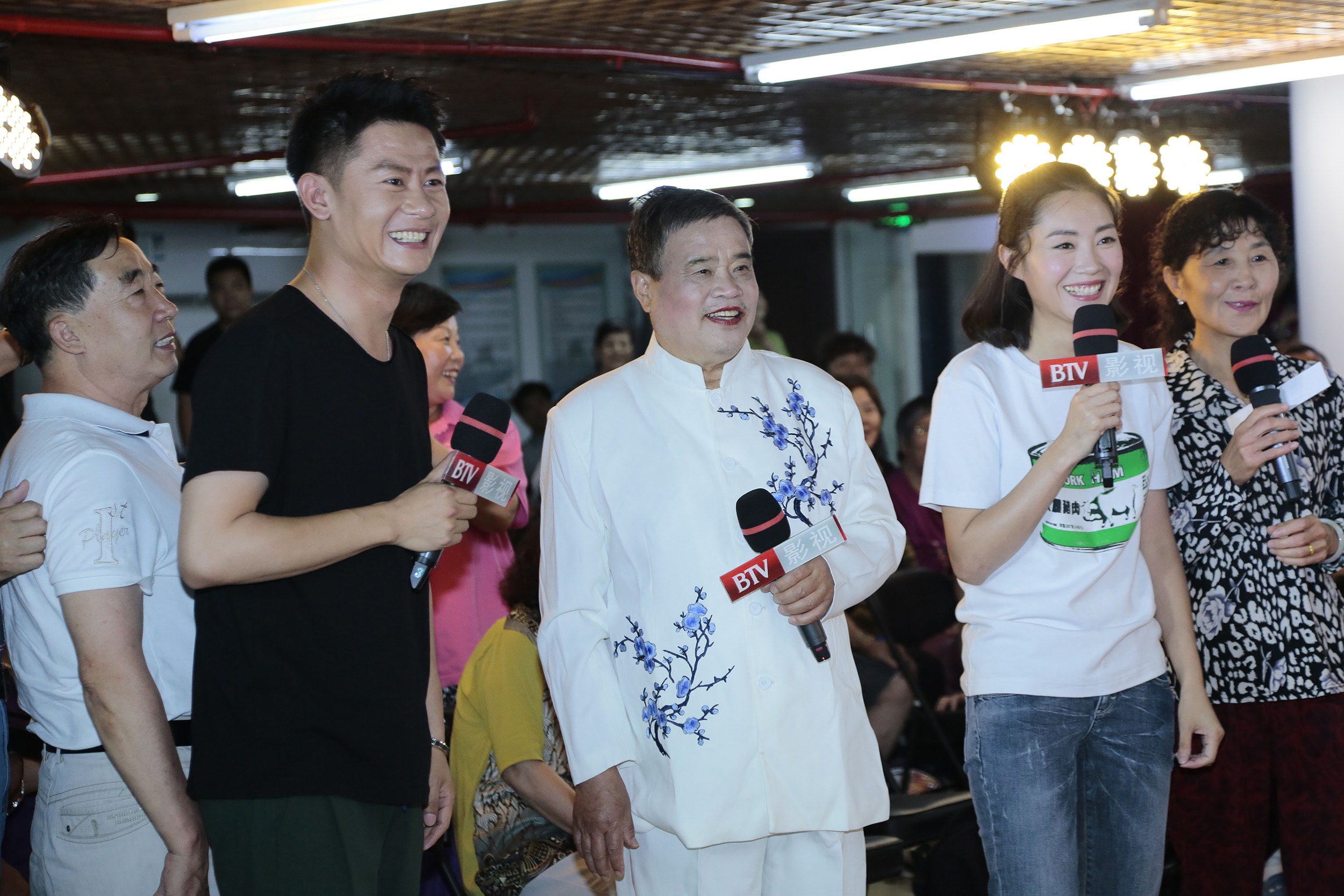 http://www.newswatch247.com/pics/default/download/0b975cf2e6c6f439a28f1395ac4a1836.jpg