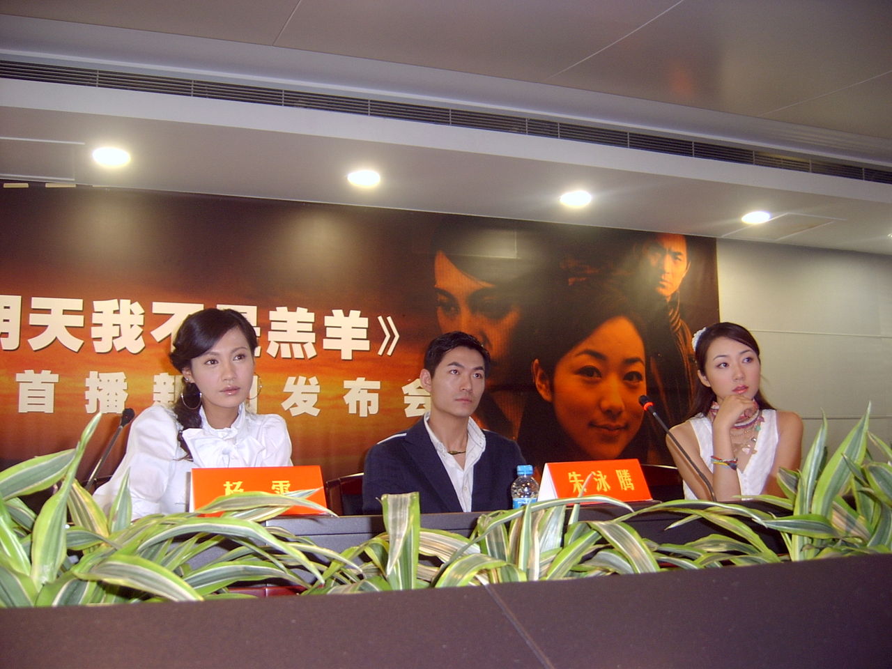 http://www.newswatch247.com/pics/default/download/0d03313ec36fb1ae980bcbfd46843925.jpg