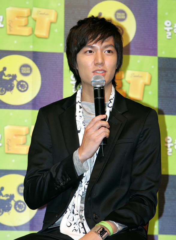 http://www.newswatch247.com/pics/default/download/0d11738ea5c3839a8c24957bedebcd5d.jpg