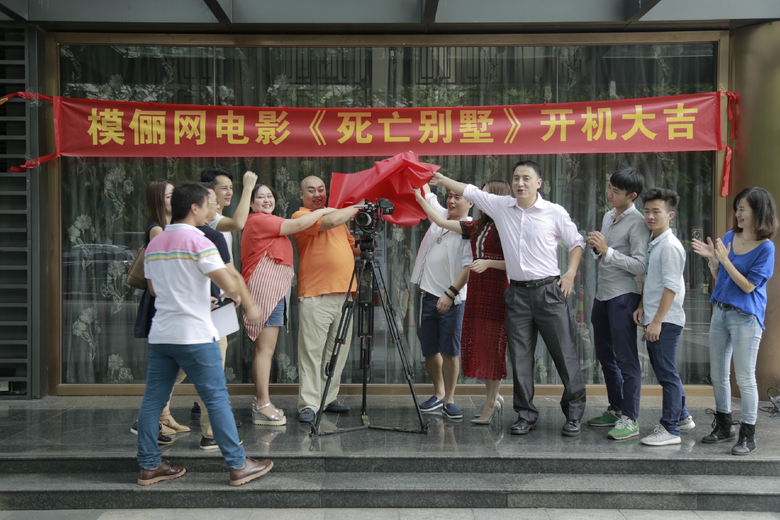 http://www.newswatch247.com/pics/default/download/11b3ff621ecef9a3524e6bb2868a6521.jpg