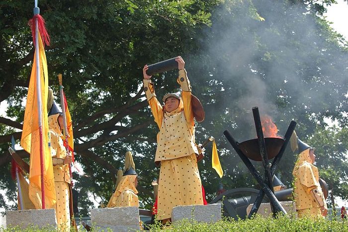 http://www.newswatch247.com/pics/default/download/1d5707a3b4dd443396c67c903baa705b.jpg