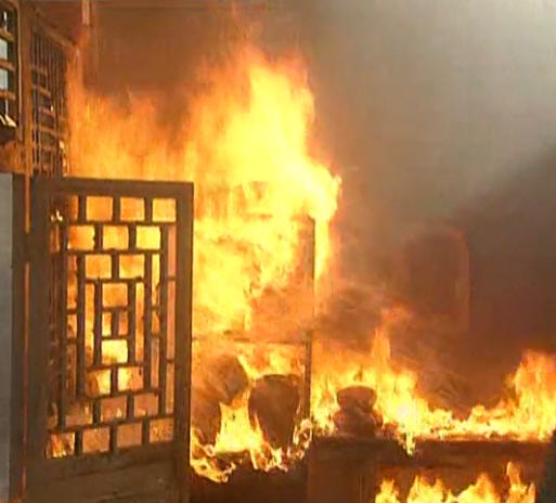 http://www.newswatch247.com/pics/default/download/1dea/7cae2b90560292e9daef93433fb1.jpg