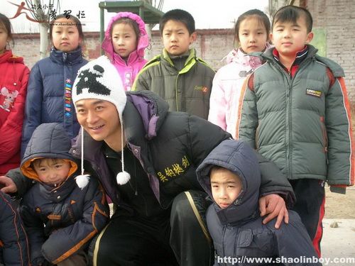 http://www.newswatch247.com/pics/default/download/21bbe3e0cc82e07c596f3857ce7cbc5c.jpg