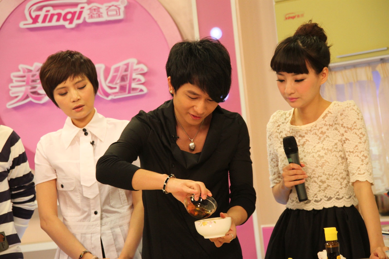 http://www.newswatch247.com/pics/default/download/24eac48d3f2a4b0eef6ae167951e06f8.jpg