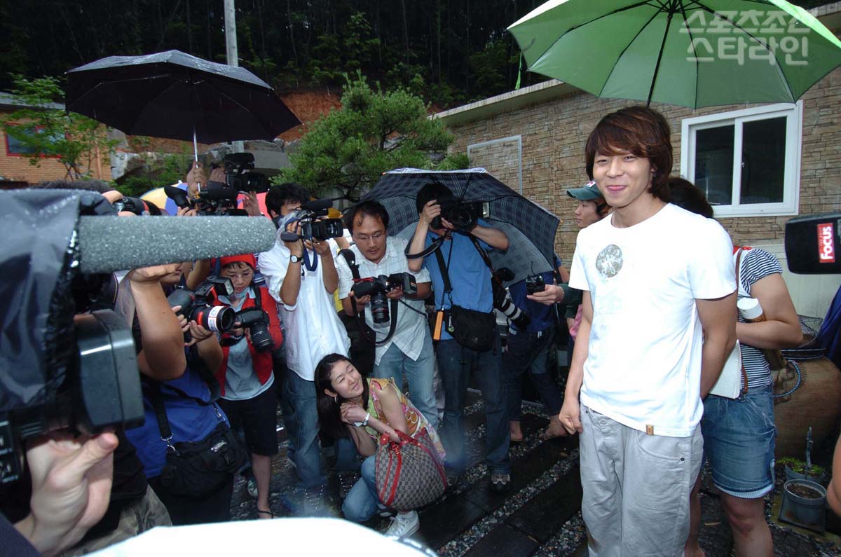 http://www.newswatch247.com/pics/default/download/31532c63d12404e546bab2edcd807224.jpg