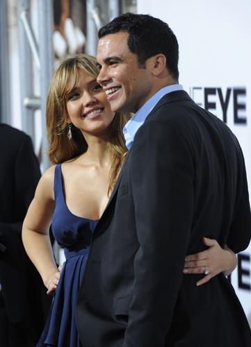 http://www.newswatch247.com/pics/default/download/3375c4f18297f0e1281eb48e45dc85f2.jpg