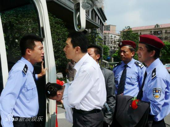 http://www.newswatch247.com/pics/default/download/35c5eb73ef4a827c153757a064bdf520.jpg