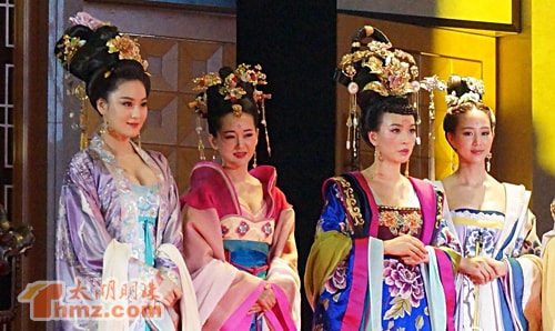 http://www.newswatch247.com/pics/default/download/4a3cb9d8504352b7120b476b9b805c66.jpg