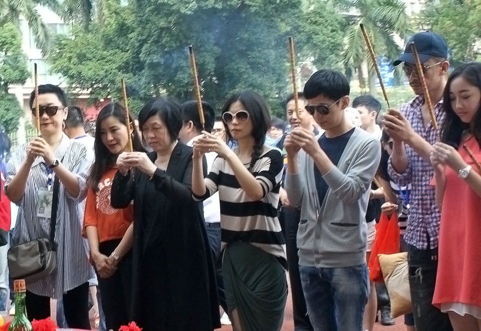 http://www.newswatch247.com/pics/default/download/4b86cb9b3f80d701c570991c1ce481ce.jpg
