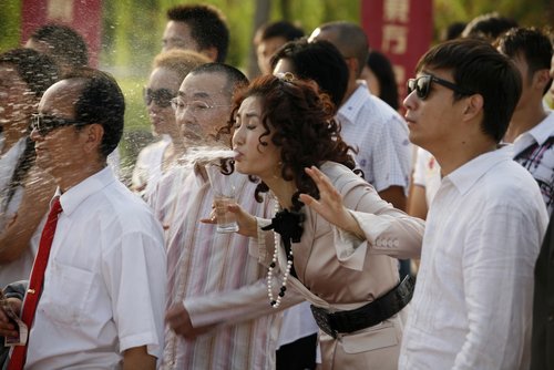 http://www.newswatch247.com/pics/default/download/51c25185ebf4ba88ef222e4a7ca13250.jpg