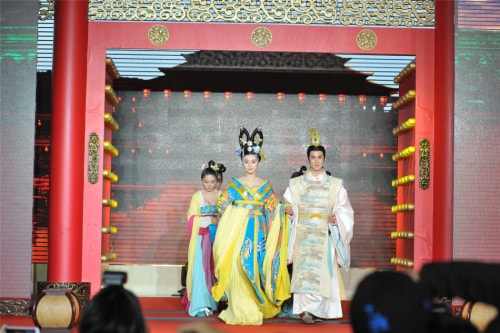 http://www.newswatch247.com/pics/default/download/58183413eb400ae2d6963eab34eba3ce.jpg