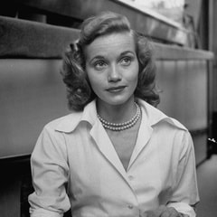 愛娃·瑪麗·森特Eva Marie Saint
