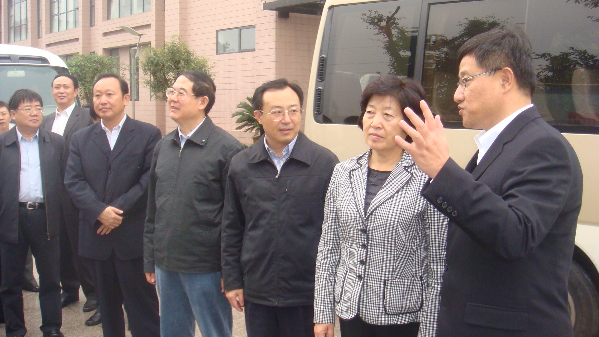 http://www.newswatch247.com/pics/default/download/5ffedd3b94c6d4cb74ca9e8fb8ef0274.jpg