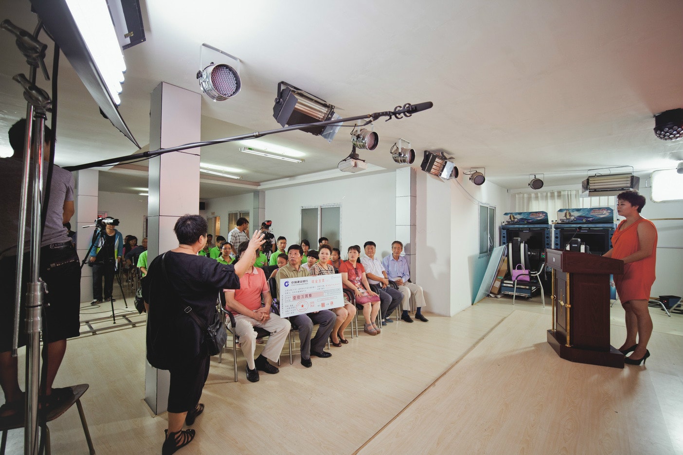 http://www.newswatch247.com/pics/default/download/619eae37414b0112621bdd759cfc7790.jpg