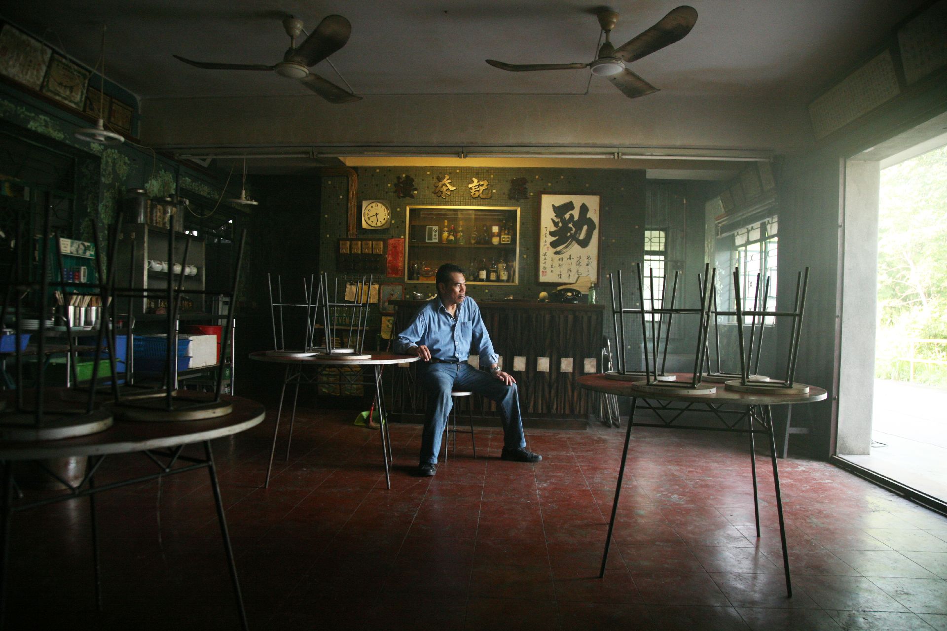 http://www.newswatch247.com/pics/default/download/6d342339d2b9e8d2a8c111c9f6d36e3b.jpg