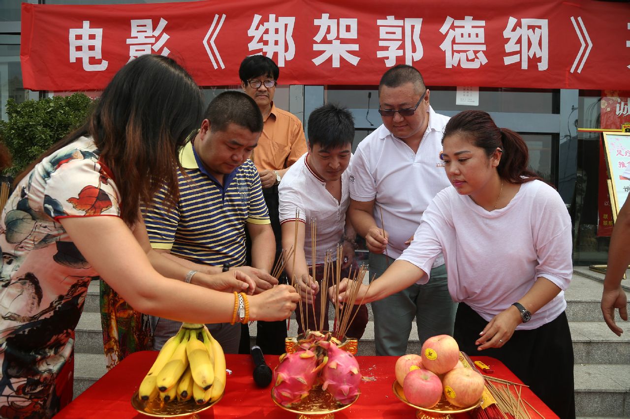 http://www.newswatch247.com/pics/default/download/70062da3e608e7b3c75f43d564fea300.jpg