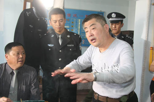 http://www.newswatch247.com/pics/default/download/72750d0485adc041841d83917b99827f.jpg