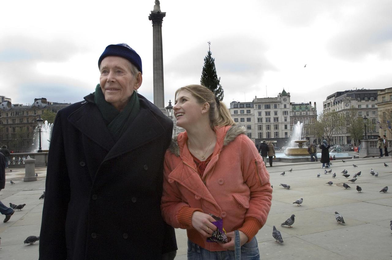 http://www.newswatch247.com/pics/default/download/72a3230fe2e871490c83446dff939ea6.jpg