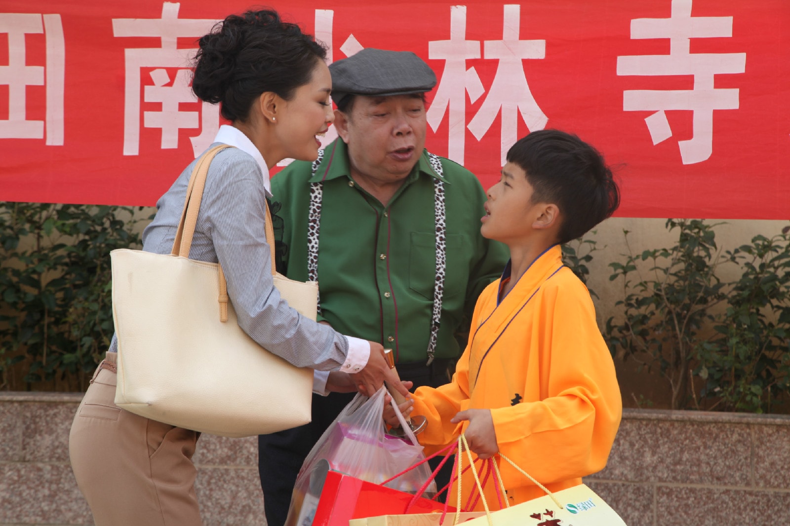 http://www.newswatch247.com/pics/default/download/760e41342ba9c701524d49b2070a27e6.jpg