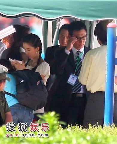 http://www.newswatch247.com/pics/default/download/7d31a2bf3e4ff3e64ebda087006f9438.jpg
