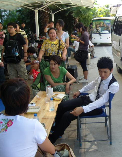 http://www.newswatch247.com/pics/default/download/8c1845abda7c957cb960499f75953cfe.jpg