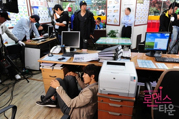 http://www.newswatch247.com/pics/default/download/8c2934ee6d9181b7fcd80b7fddfda7a0.jpg