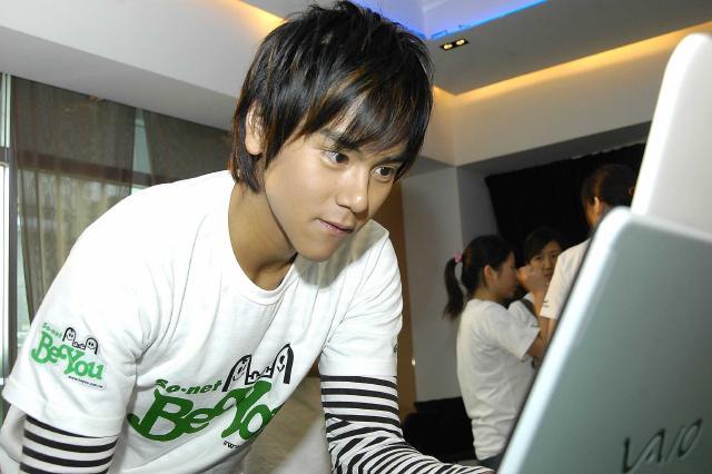 http://www.newswatch247.com/pics/default/download/8d15132e64eddc8807438d29cef72347.jpg