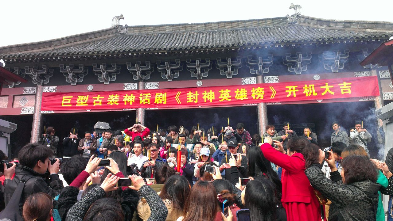 http://www.newswatch247.com/pics/default/download/90828566c605b0454762e6f89f1cd4d1.jpg