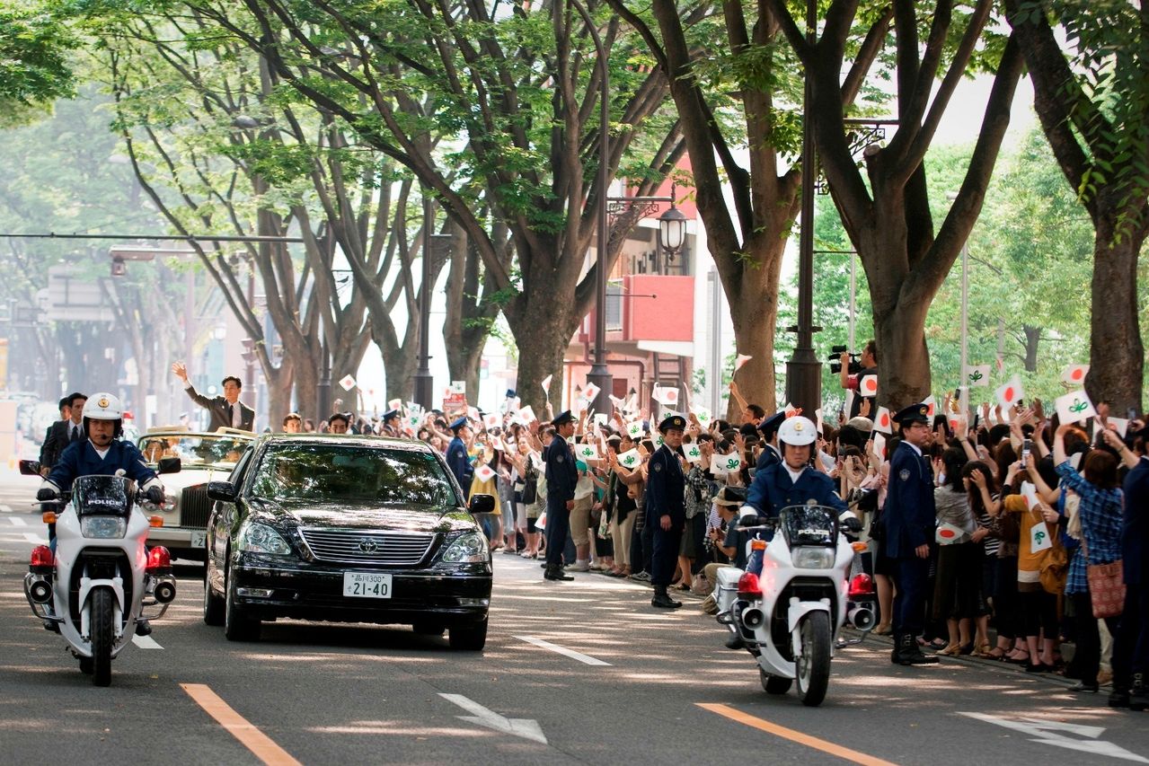 http://www.newswatch247.com/pics/default/download/a4d3b94362503db969a4cd1004c385c0.jpg