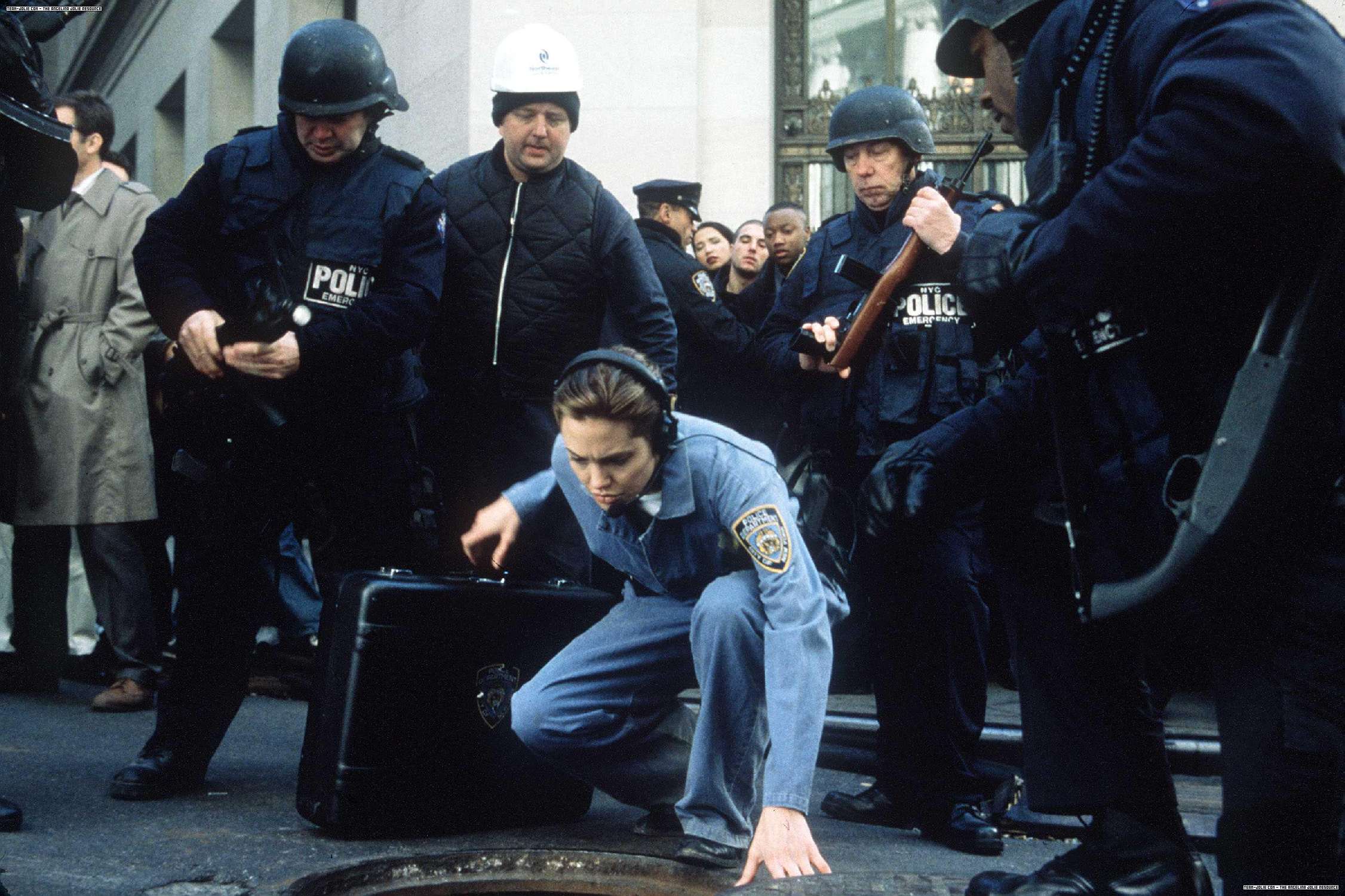 http://www.newswatch247.com/pics/default/download/a7cfff4f640033051c3dfe88a5ec5831.jpg