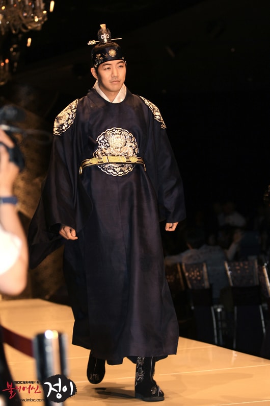 http://www.newswatch247.com/pics/default/download/a7eb2a829daaae918adfc74c666d7a5c.jpg