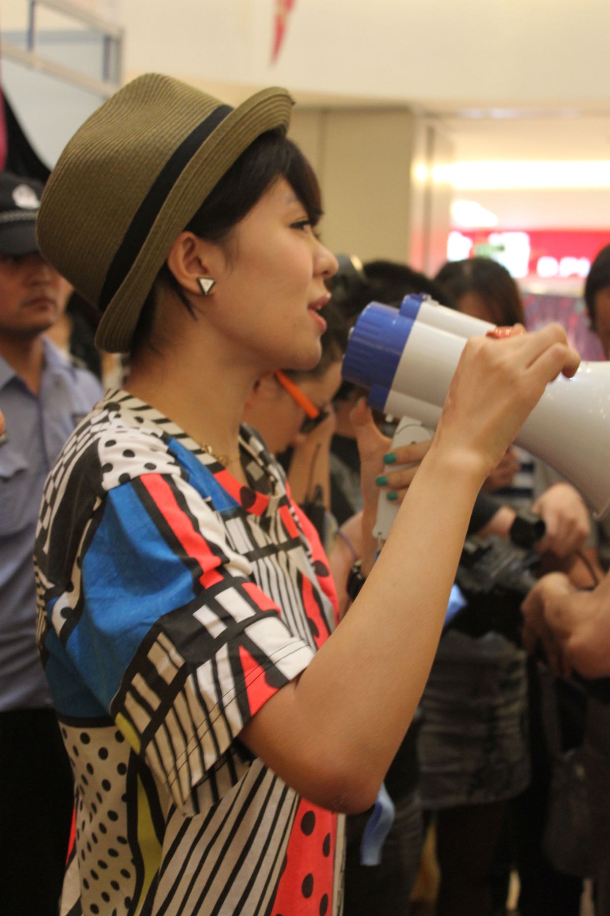http://www.newswatch247.com/pics/default/download/ad84ca1bf98b9457f3103ab443070708.jpg