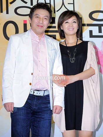 http://www.newswatch247.com/pics/default/download/b239f4828682f68383edb8c00b6714f3.jpg