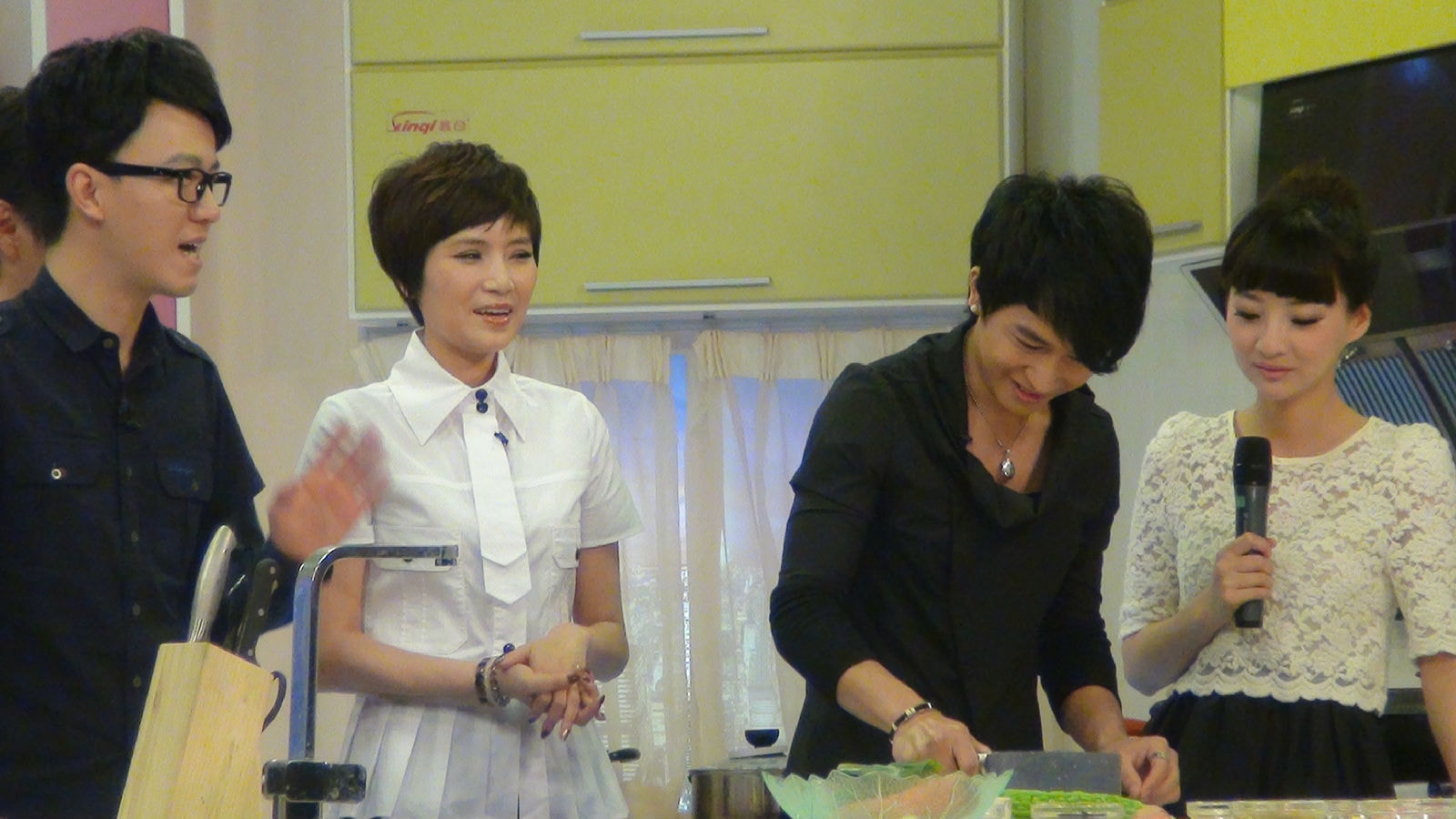http://www.newswatch247.com/pics/default/download/b2a7bf148e6b5a8ca21bcf7f099f73b7.jpg