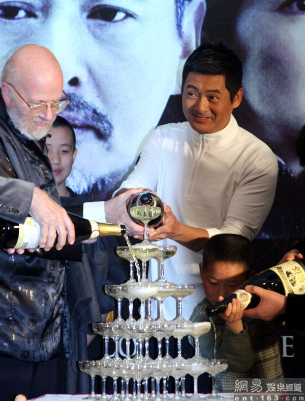 http://www.newswatch247.com/pics/default/download/b7fc9bcc2d8938c13ac9c59fa1a8fbac.jpg