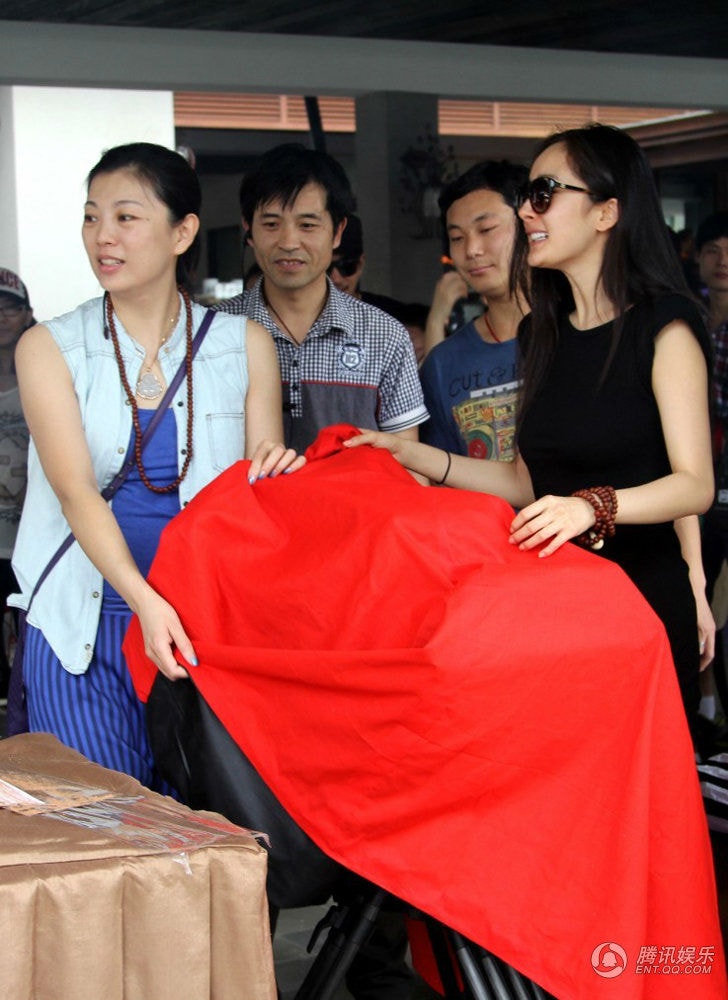 http://www.newswatch247.com/pics/default/download/bdfb2cfcdd7e8656dcbccb5a46be7915.jpg