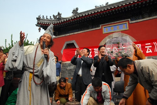http://www.newswatch247.com/pics/default/download/bebd0c0ca7a7c9faf00cf48427d17d21.jpg