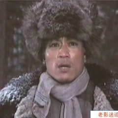 侯冠群?