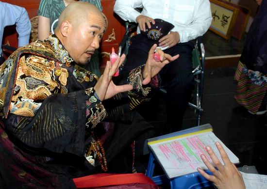 http://www.newswatch247.com/pics/default/download/c5c7ffe300a32897dfbc131bc2ce87c9.jpg