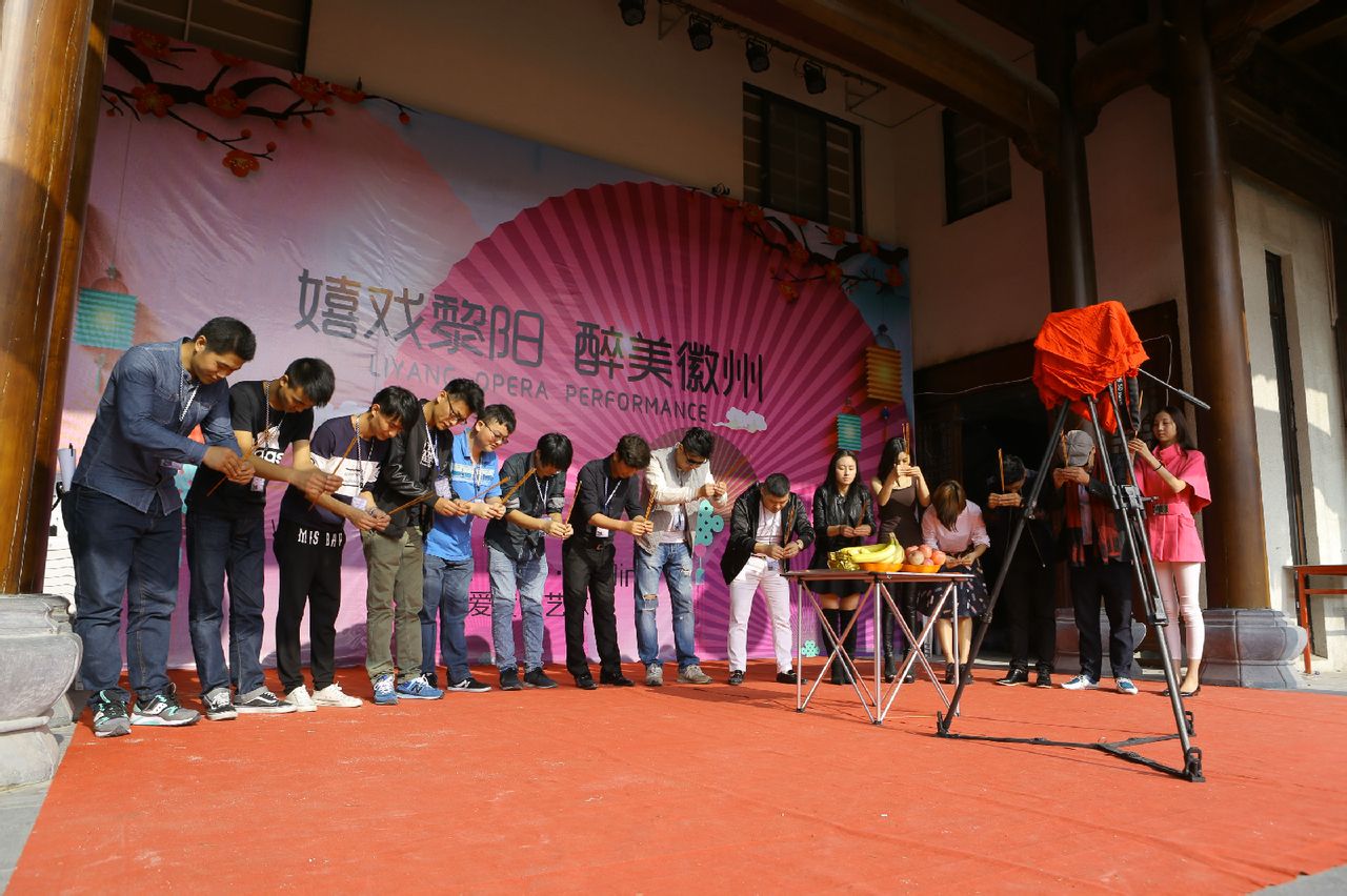 http://www.newswatch247.com/pics/default/download/cc5f6f2f2d2ad9948f0b2d499a7b4341.jpg