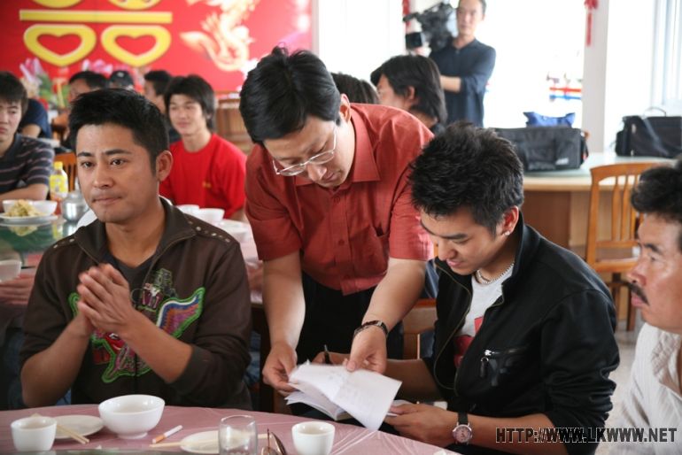 http://www.newswatch247.com/pics/default/download/d00774bd2523e2851fea9f91c3c0a249.jpg