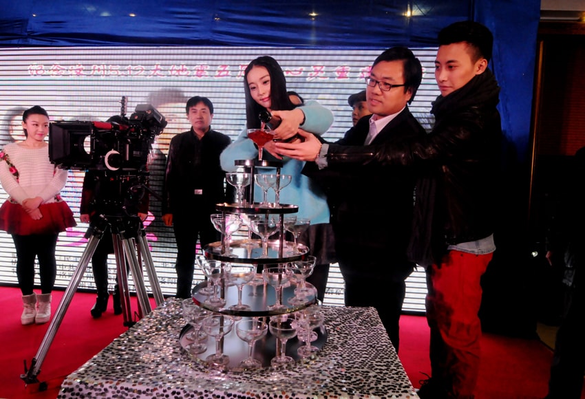 http://www.newswatch247.com/pics/default/download/d10ad4a4797f880bd6e18b842dc9ebe4.jpg