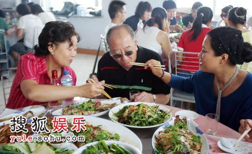http://www.newswatch247.com/pics/default/download/de233617f46aa545f252b1c7a957a47a.jpg