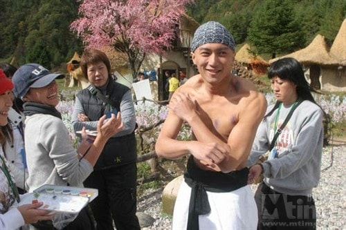http://www.newswatch247.com/pics/default/download/e37c848f7df32748d66d248fe40b6b0f.jpg