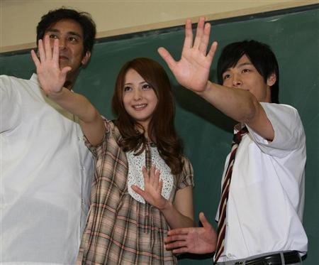 http://www.newswatch247.com/pics/default/download/e403289d117a9ed6bd5e36eb3068757c.jpg