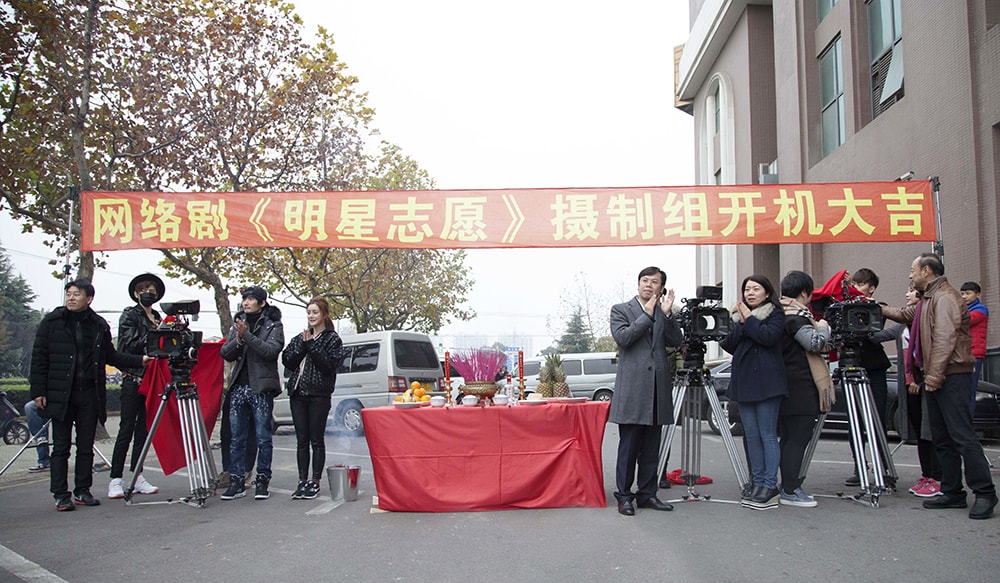 http://www.newswatch247.com/pics/default/download/e95760fcdc37970e3eaa6a7168fd923f.jpg